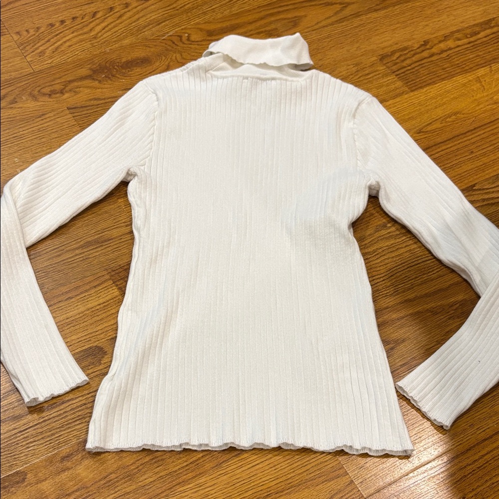 Madison Cream turtle neck and Green pullover v neck sweater - Picture 8 of 10